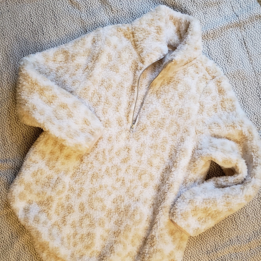 Terra & Sky leopard sherpa pullover